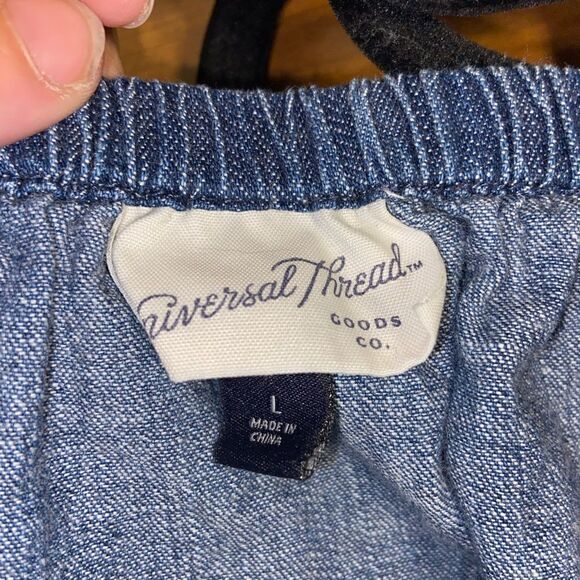 Universal thread long sleeve flowy denim blouse size large - Picture 2 of 4